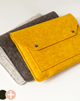 Felt Macbook case with pocket